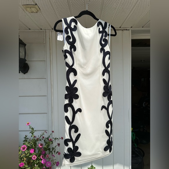 Dress - Picture 2 of 4